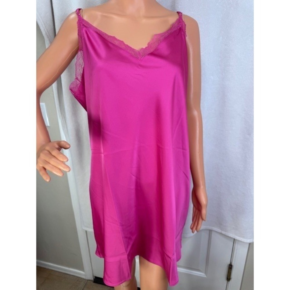 NEW INC pink fuschia laced silky strappy nightdress gown Size XXL